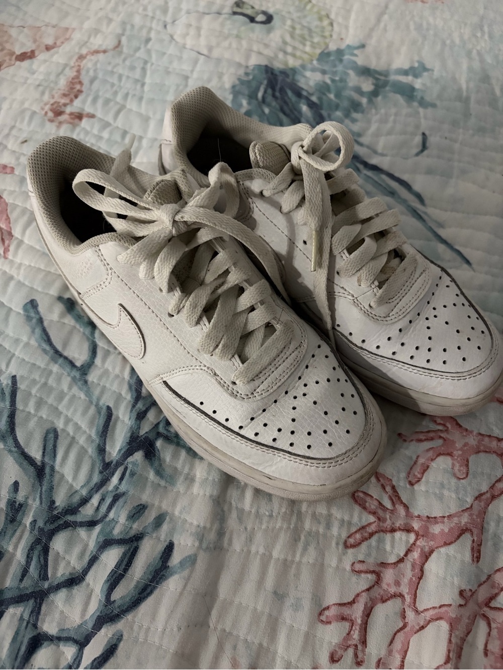 Nike Men’s Off-White Leather Low-Top Sneakers - Picture 2 of 3
